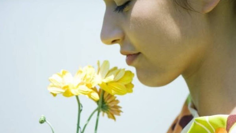 Дәм мен иіс сезбеу адамның коронавирус жұқтырғанын білдіре ме?