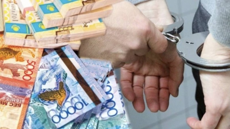 Астанада мектеп директоры 8 млн теңге жымқырған