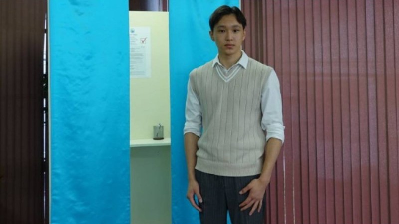 Референдумда ең бірінші болып дауыс берген кім?