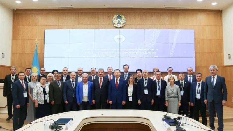 2022 жылғы 4 маусымда Орталық референдум комиссиясының Төрағасы Нұрлан Әбдіров және ҚР ОРК мүшелері халықаралық байқаушылармен бірнеше кездесулер өткізді