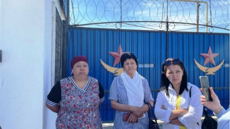 Жамбылдағы сарбаздың өлімі: күдіктінің отбасы аштық жариялады