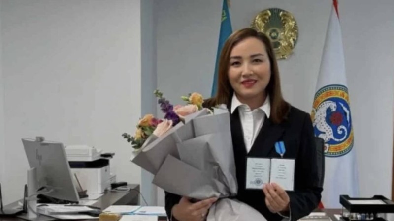 Марқұм Салтанат Нүкенованың адвокаты президенттің жарлығымен марапатталды