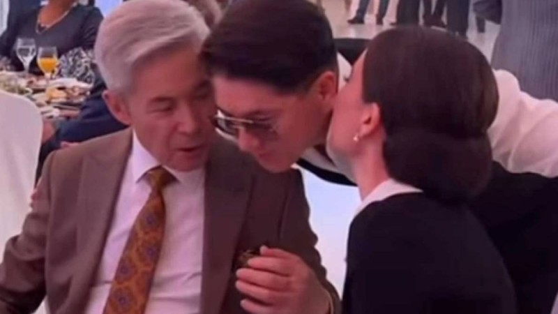 Нұрғали Нүсіпжановтің жас келіншегі Майғазиевтің бетінен сүйемін деп сынға қалды (видео)