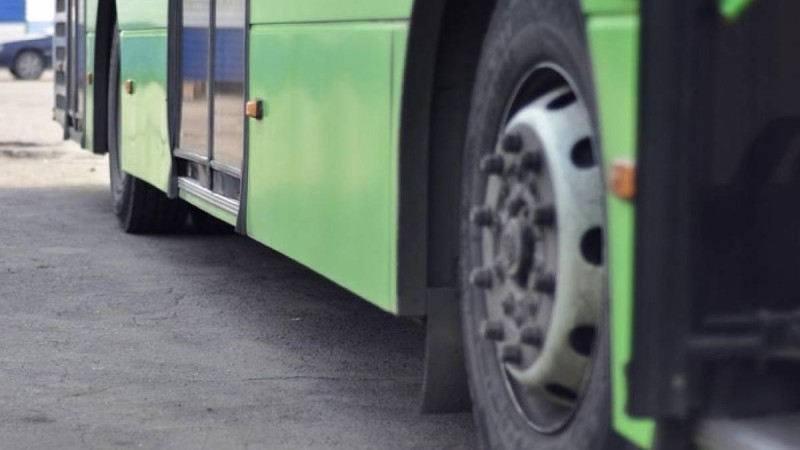 Астанада бойжеткен автобустың астына түсіп, қаза тапты