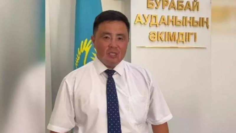 "Бейәдеп сөз айтты": Instagram-да тікелей эфирге шыққан Щучинск әкімінің басы дауға қалды