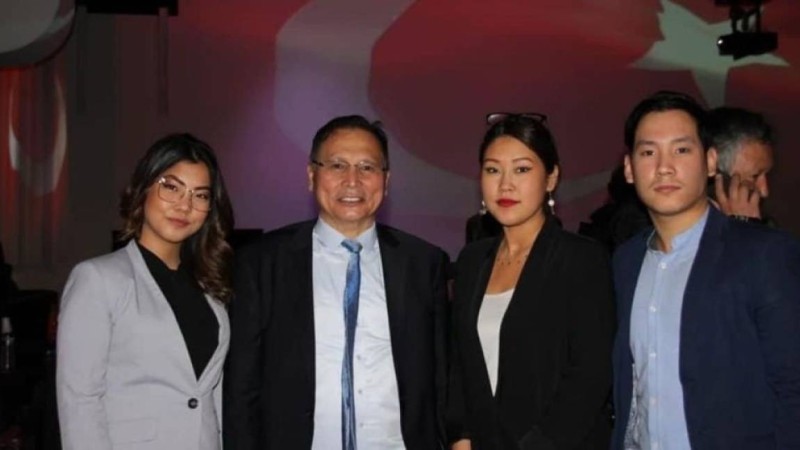 "Қазақша сөйлемеймін": Францияда мэрдің орынбасары болған қазақ қызы сұхбат берді