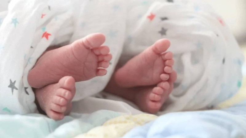 Алматыда 51 жастағы әйел егіз сәби дүниеге әкелді