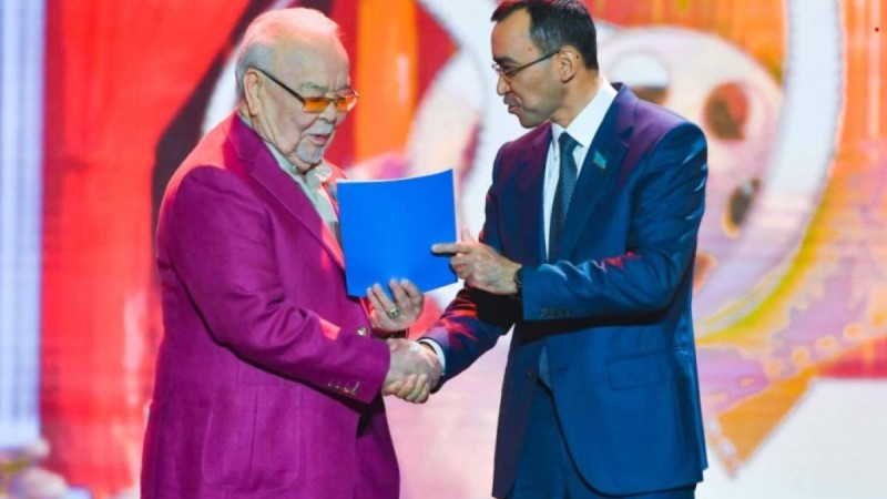 Сенат спикері Асанәлі Әшімовты мерейтойымен құттықтады