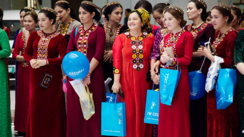 Түрікменстанда әйелдерге қатысты ең қатал ауызша заңдар неге қабылданды: себебі, салдары, жаза