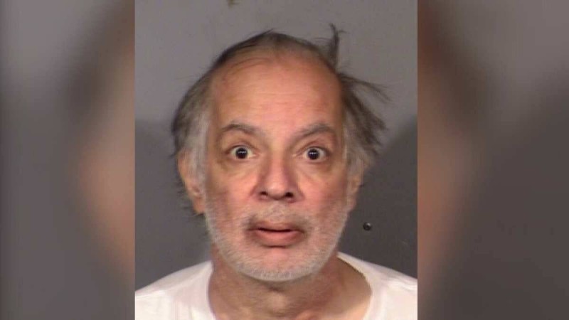 "Террористер": Ер адам мұсылман көршісінің үйі мен көлігін шошқа етімен ысқылаған