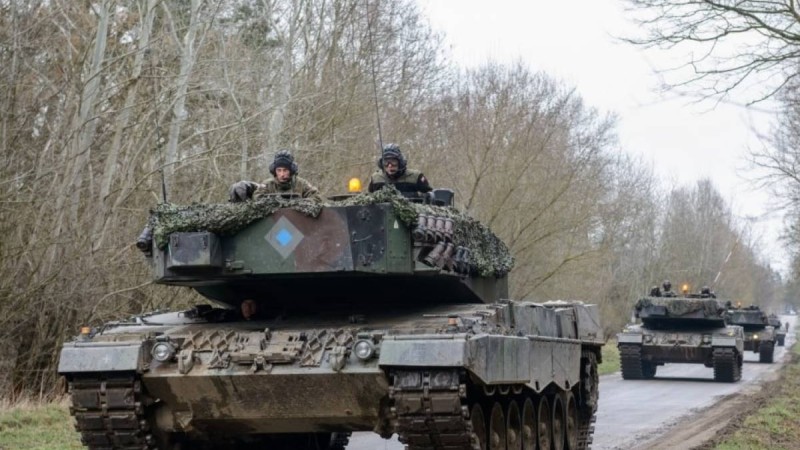 Неміс баспасөзі: НАТО елдері Украинаға танк пен ұшақ бергісі келмейді