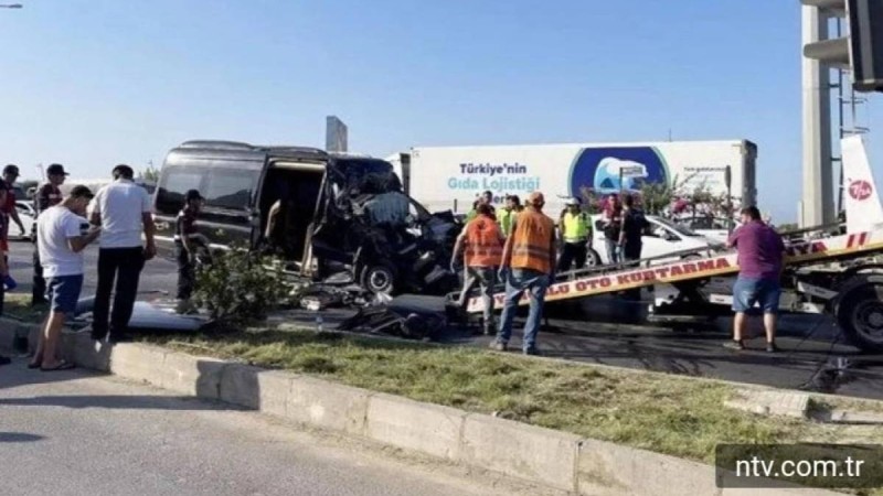 Аланияда қазақстандықтар мінген автобус апатқа ұшырады