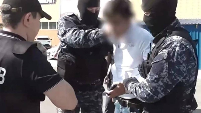 Астанада полицей атын жамылған алаяқ шетел азаматынан азғындық жасадың деп ақша бопсалаған 