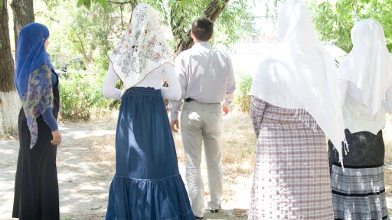 4 әйелі, 30 баласы бар: Бағалы асыл тас тауып алған ер адам миллионер болып оянды