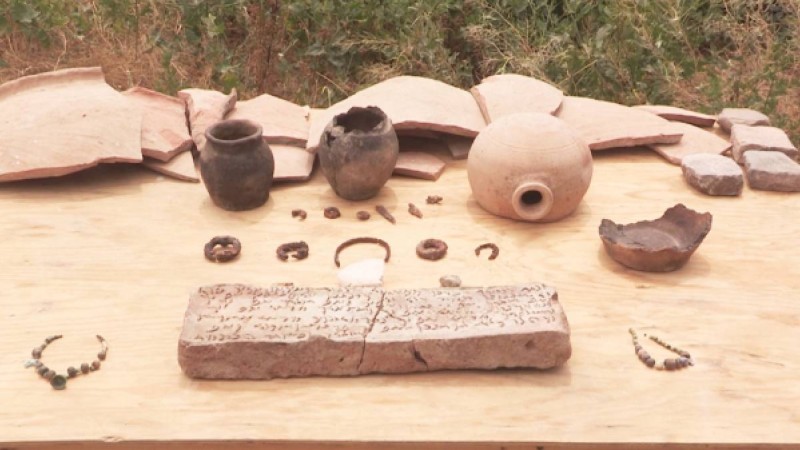 Қазақ тарихына жаңалық енгізуі мүмкін: Археологтар Шымкенттен 7 жол, 218 белгісі бар бірінші ғасырда жасалған ерекше жәдігер тапты