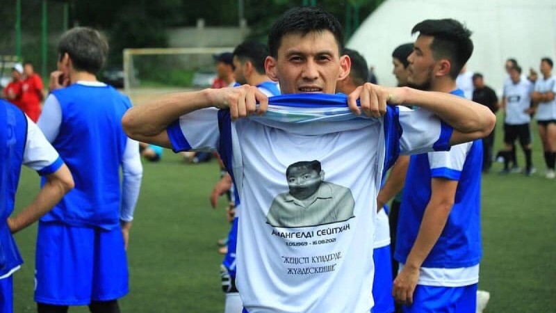 «Өз жарасын өзі емдеген көкжал сынды»: Амангелді Сейітханға арнау