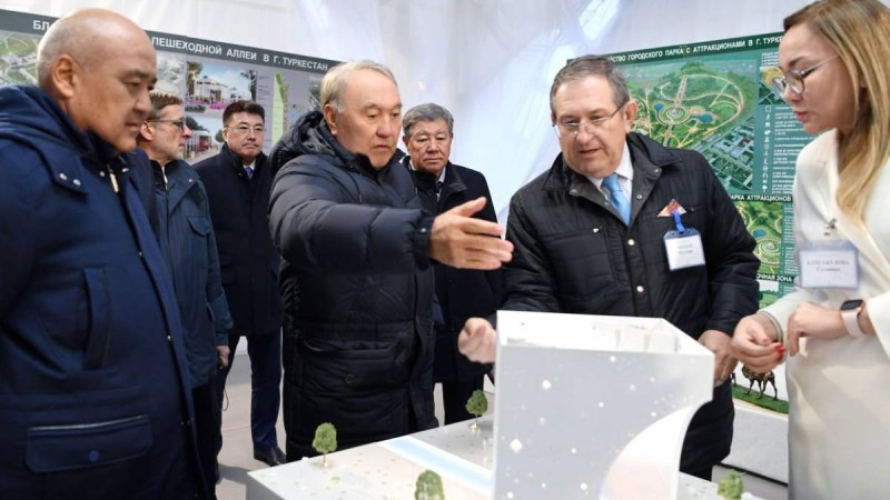 Шөкеевтің пиары мен Назарбаевтың қола ескерткіші туралы ақпаратқа қанша ақша төленді?