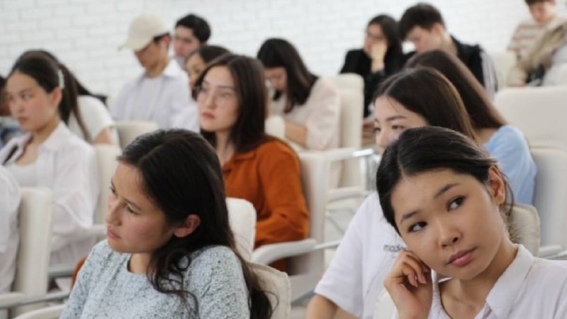 Жастардың жұмыссыз жүргеніне кім кінәлі?