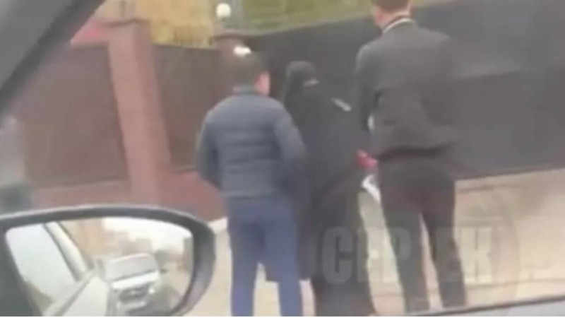 “Қара никаб киген, қолы қанға боялған” - Ақтөбеде шу шықты