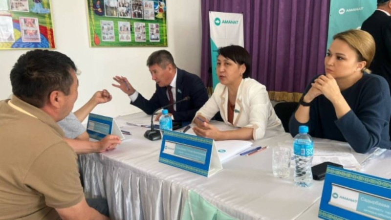 «AMANAT» партиясының мобильді қоғамдық қабылдаулары Алматы және Қостанай облыстарына барды