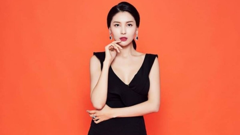 Танымал әнші Айдана Меденова анасының өлімі жайлы айтты