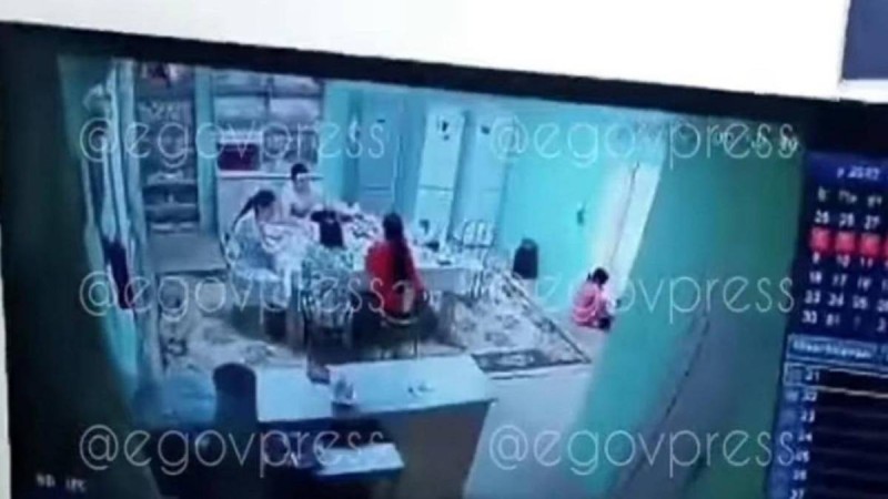 "Дәретханадан су ішіп, нәжіс жеуге мәжбүрлеген" - Атырауда балалар ауылының тәрбиеленушілерін қорлаған