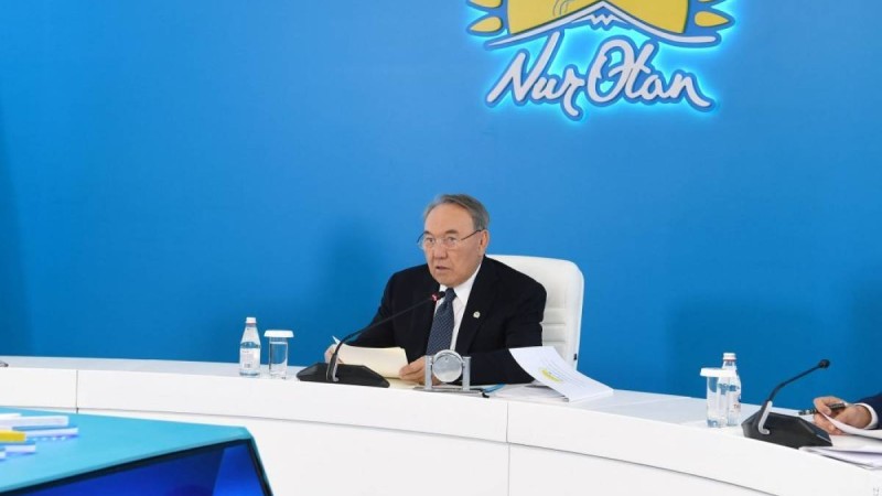 Назарбаевтың коронавируспен ауырғанына "Нұр Отан" кінәлі
