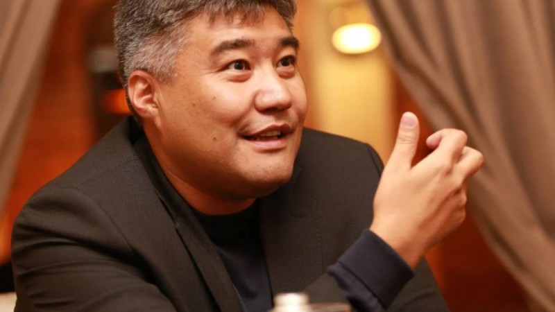 Қазақстанның Украинадағы елшісі журналистен кешірім сұрады (Фото)