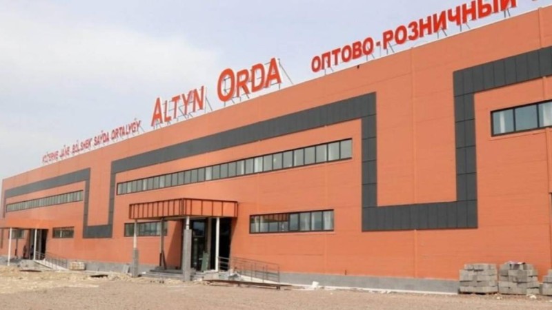 100 ер адам "Алтын Орда" базарына рейдерлік шабуыл жасады