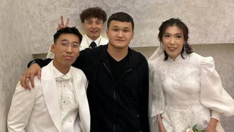 Танымал қазақстандық әнші Kalifarniya үйленді