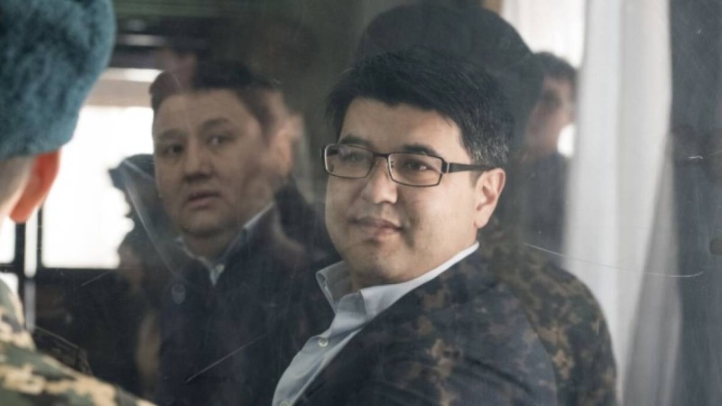 “Бишімбаевтың бұл қылмысына мен жалғыз куәгермін” - Алаяқтық жасады деп айыпталған адам сотта күтпеген мәлімдеме жасады