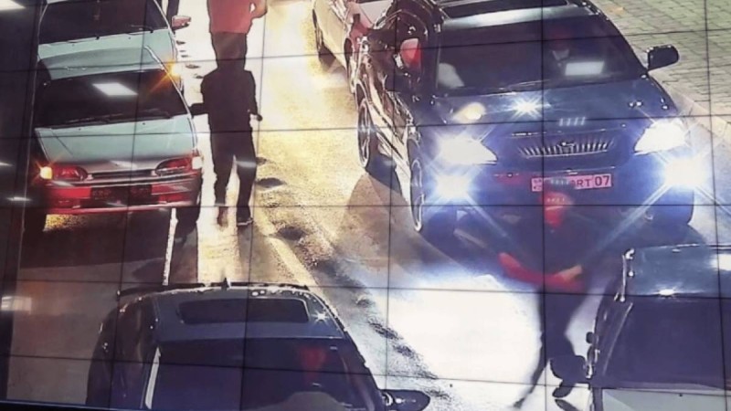 “Нөмірсіз кортеж жасаған” - Түркістан облысында 10-ға жуық жүргізуші жазаланды