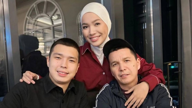 "Үйлену тойында сыйлаған көлікті есептемеңіз": Абай Бегей қызы Сымбаттың жасауына қанша теңге жұмсағанын жариялады