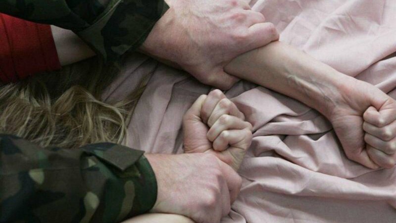 Павлодарда полиция майоры 22 жастағы күдікті қызды зорлаған