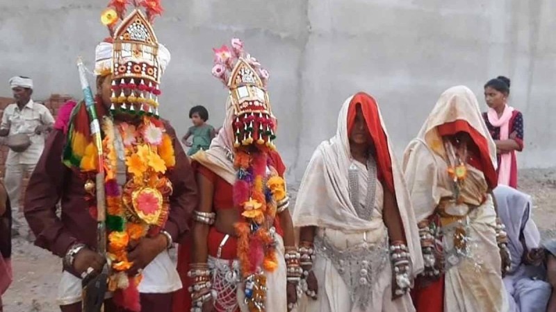 Ер адам бірден үш әйелге үйленіп, той жасаған