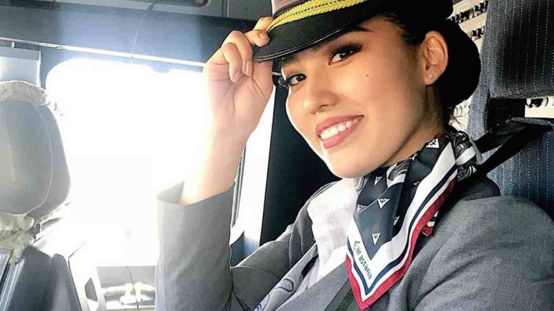 "Жалақым 5 есе жоғары": Qatar Airways-те жолсерік болып қызмет ететін қазақ қызы Катардағы өмірі жайлы