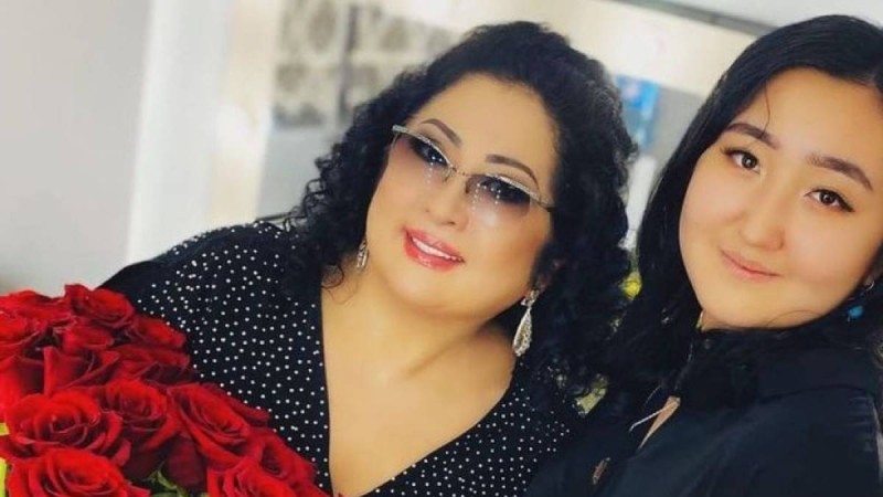 Мақпал Жүнісова қызы Мереймен бірге түскен видеосын жариялады