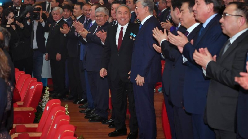 Сенат депутаты: Тоқаевтан екінші Елбасы жасаудың қажеті жоқ