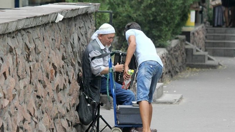 Қазақстанда қайыршылық «шағын бизнеске» айналып барады