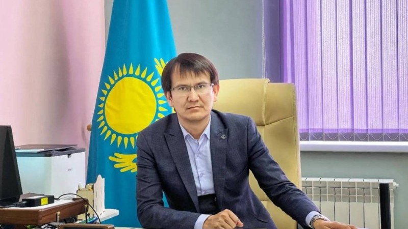 Мектептерде орыс әдебиетін оқытуды доғару керек – Аятжан Ахметжан