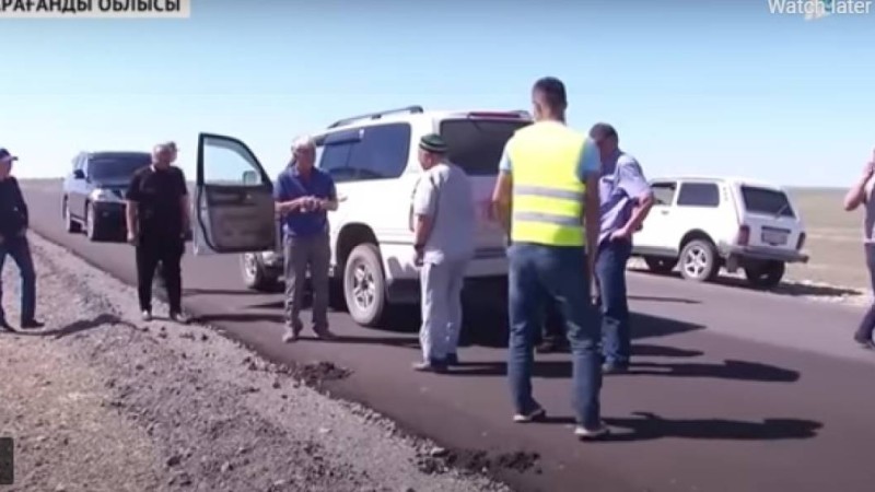 259 млн. теңгеге салынған асфальт жол қармен бірге еріп кеткен