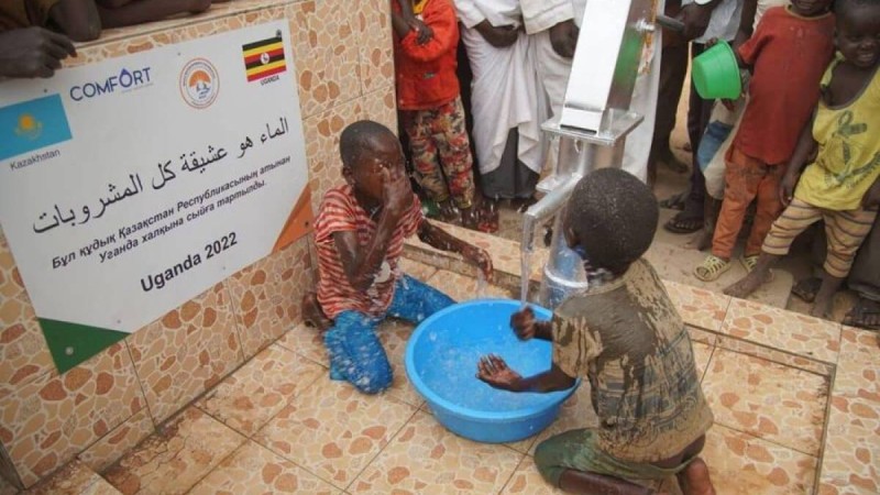 Адамзаттың бәрін сүй бауырым деп...