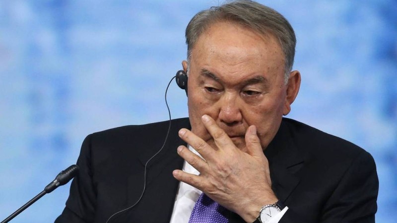 Өтті дәурен осылай: Назарбаевтың статусы туралы бап алынып тасталды