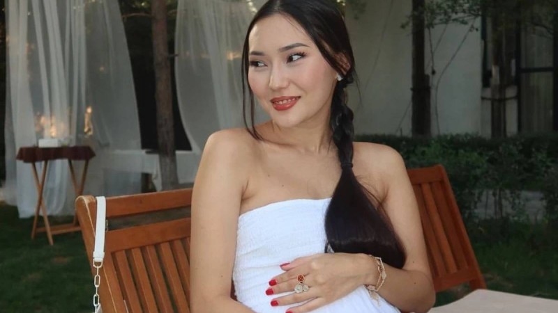 "Саған ұл керек": Айсәуле Бақытбек "қыз туа бересің" дегендерге жауап берді