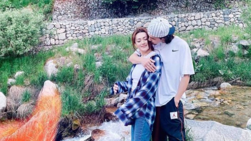 Ерке Есмахан: Аяғым ауыр емес! Арамызда неке жоқ!