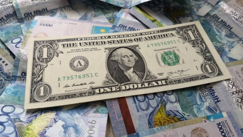 Ресейдің доллардан бас тартуы Қазақстанға қалай әсер етеді: Сарапшылар айтты