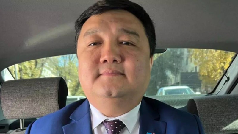 "Жақсы араласамыз": Біржан Хасанғалиев алғаш рет әкесінің бірінші некедегі қызы туралы баяндады