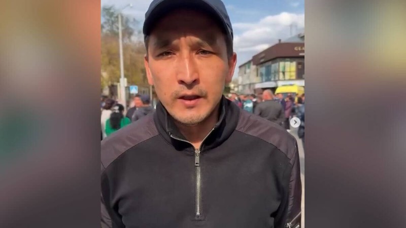 «Баламды өлтірді. Өзімді полиция қорқытады»: төбелесте қаза болған Шерзаттың әкесі үндеу жасады (ВИДЕО)