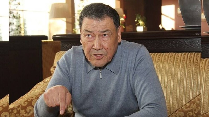 Б.Тұрсымбаев: Байбектің сүйенері – Назарбаев, ол кеткен күні бар мүмкіндігінен айырылады