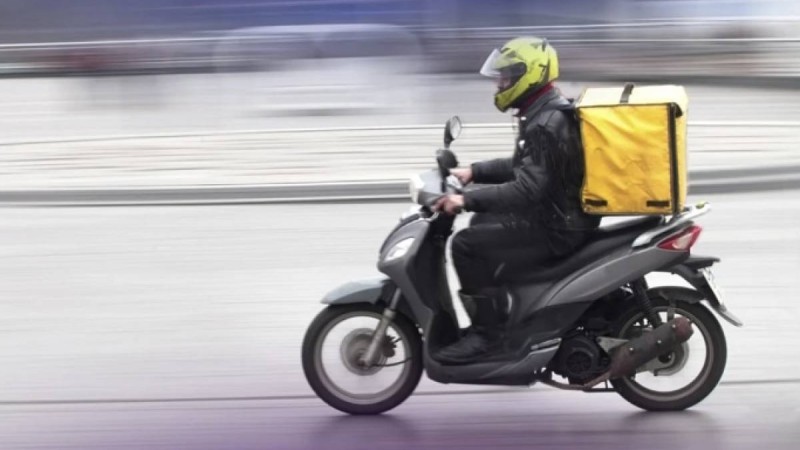 Қазақстандағы мопедтерге қойылатын жаңа талаптар: Тоқаев заңға қол қойды